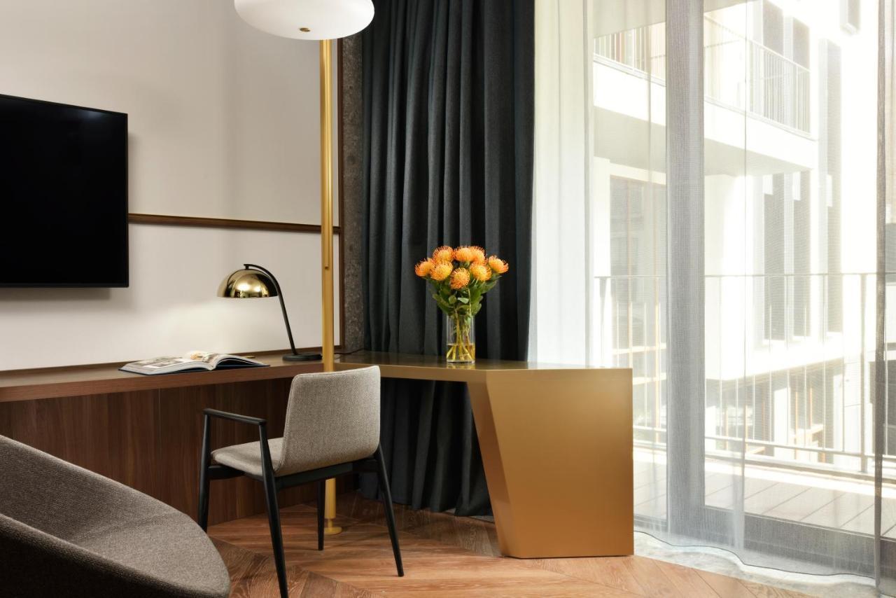 Club Double Room with Extra Bed with City View