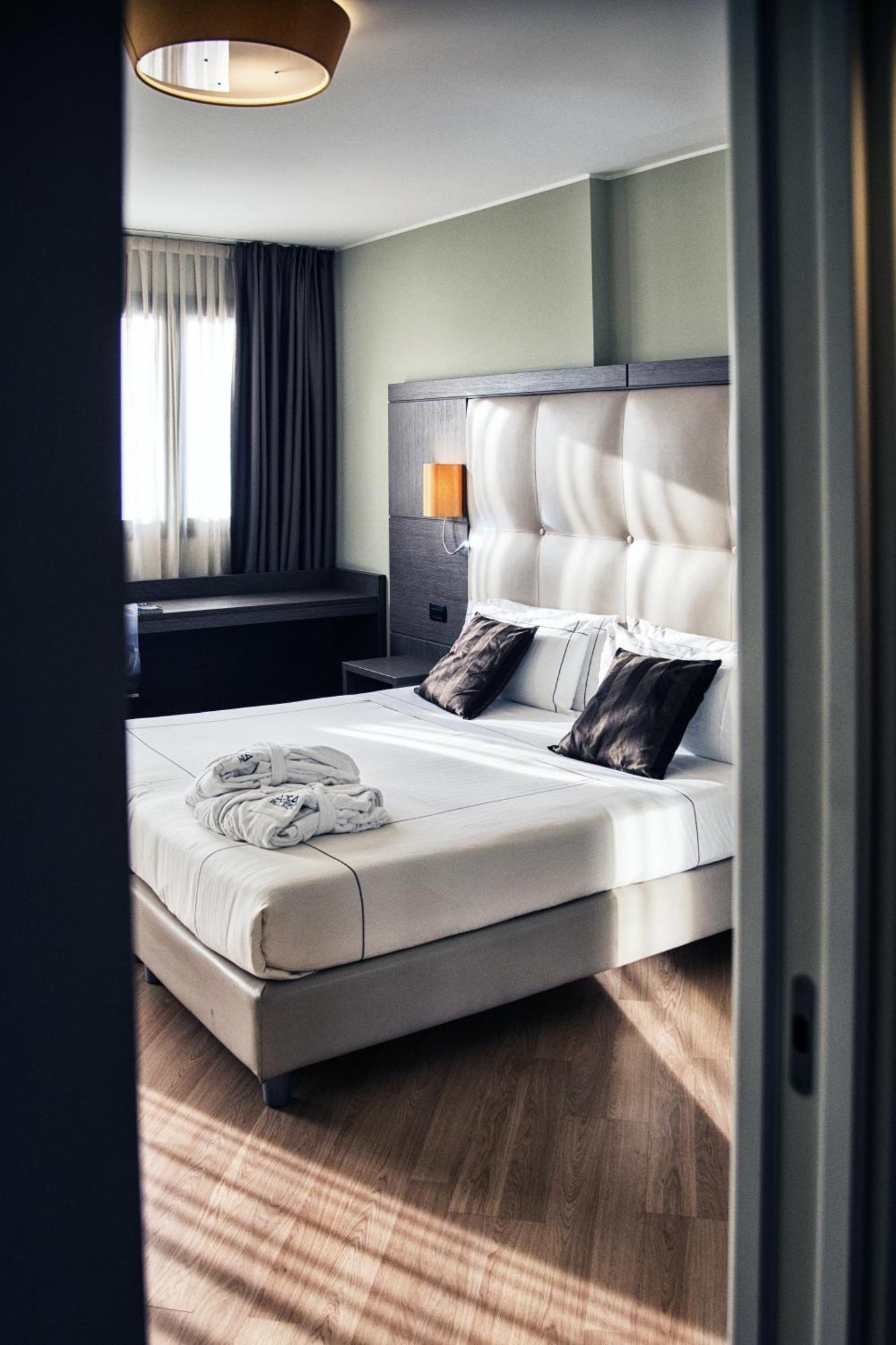 Single Room,1006578829:JPEG
