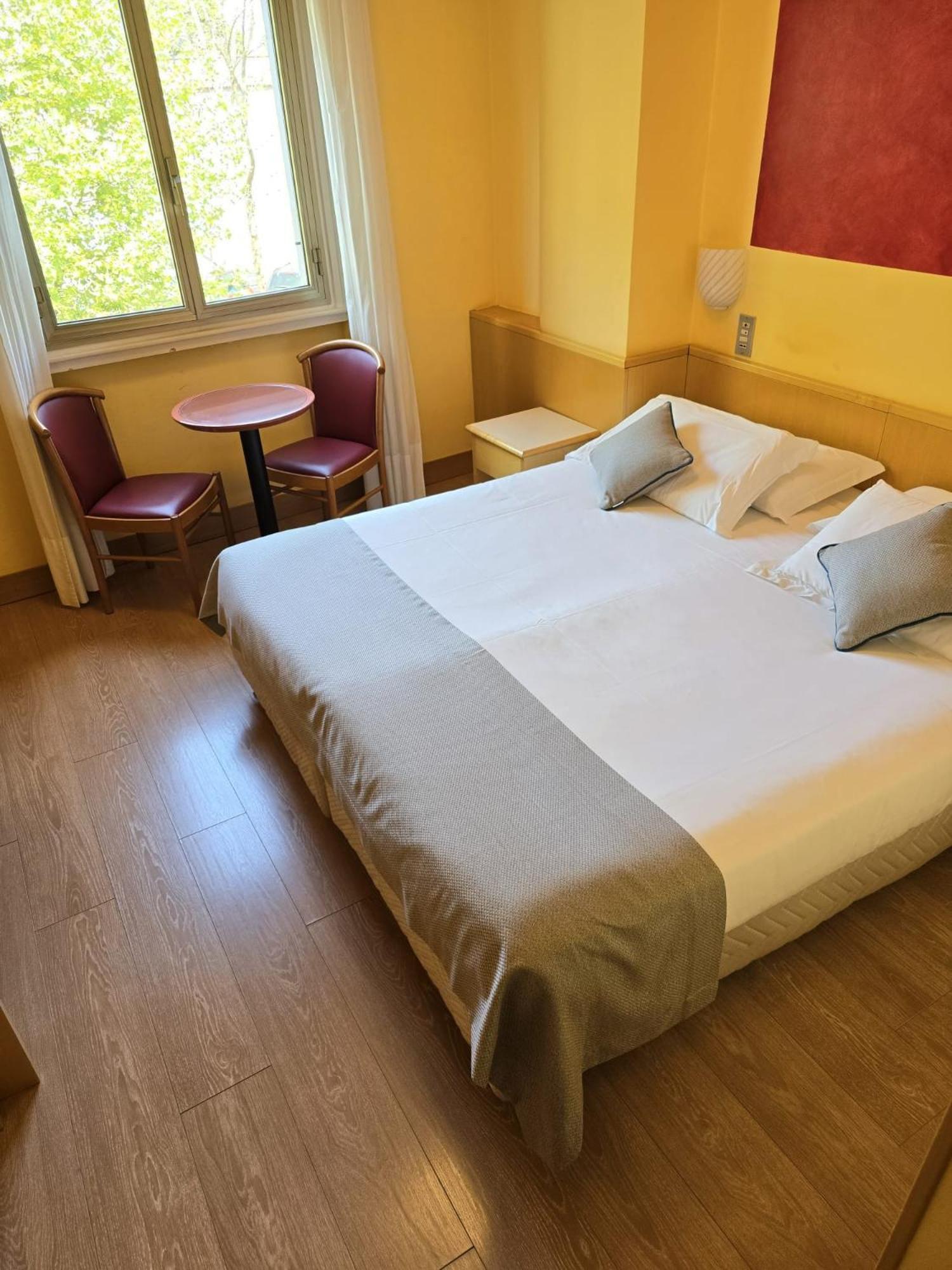 Quarto Duplo
