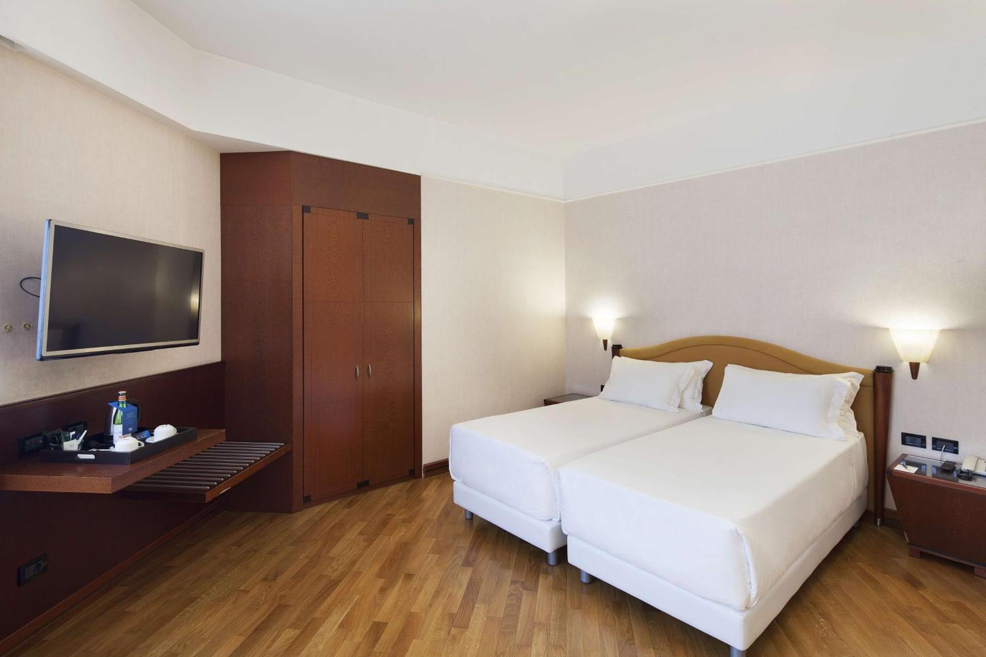 Superior Double or Twin XL Room,1645647903:JPEG