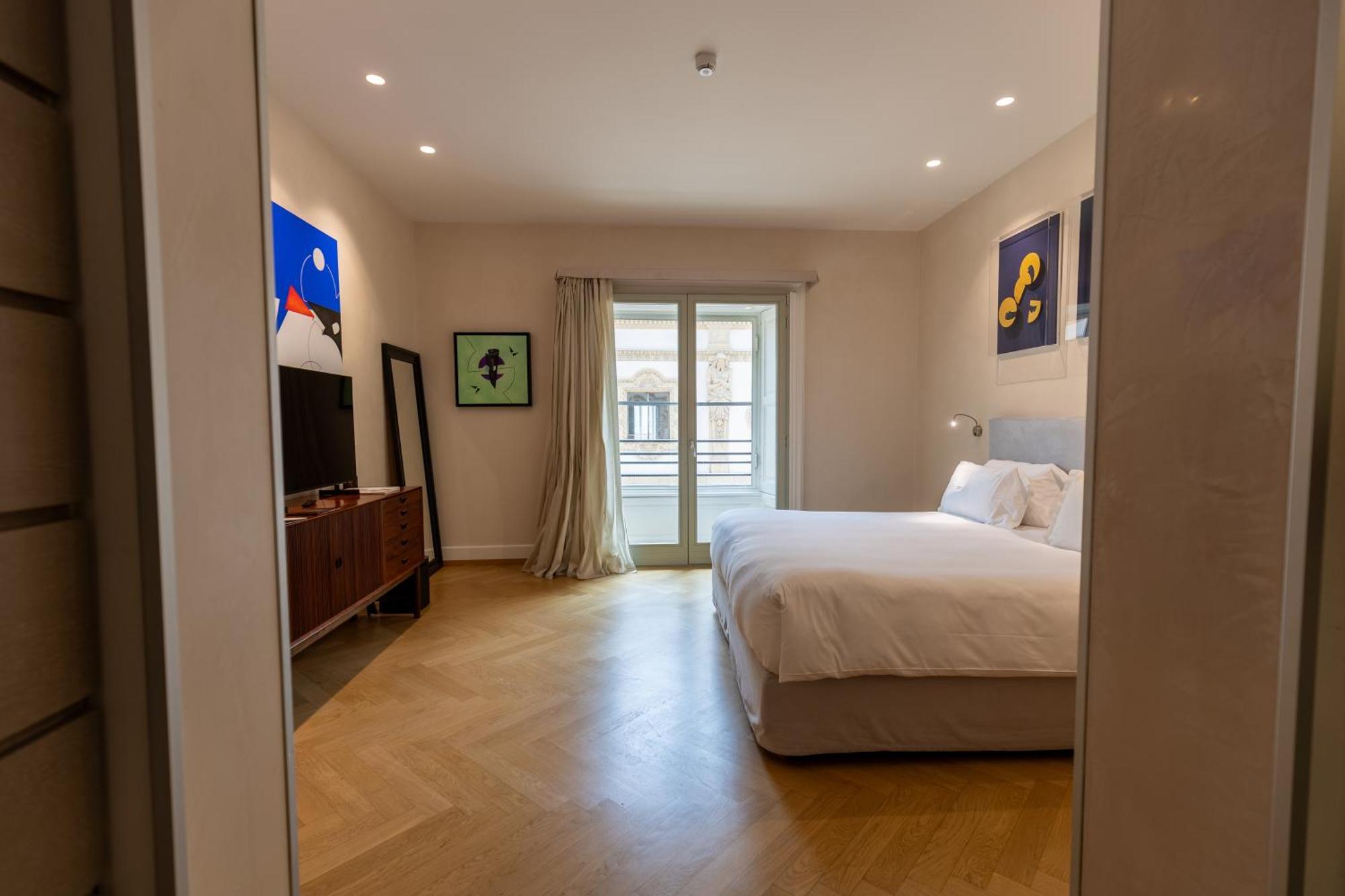 Deluxe Room Gallery View