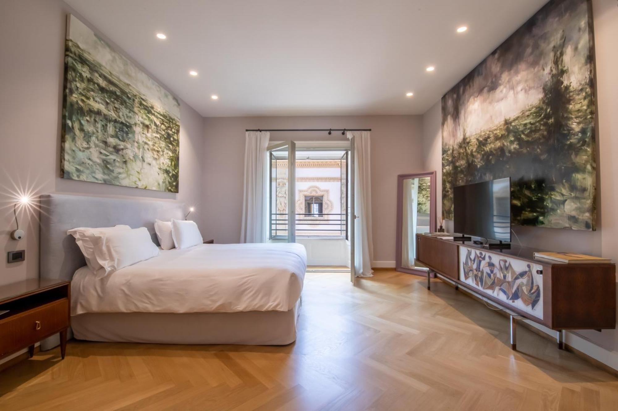 Deluxe Room Gallery View