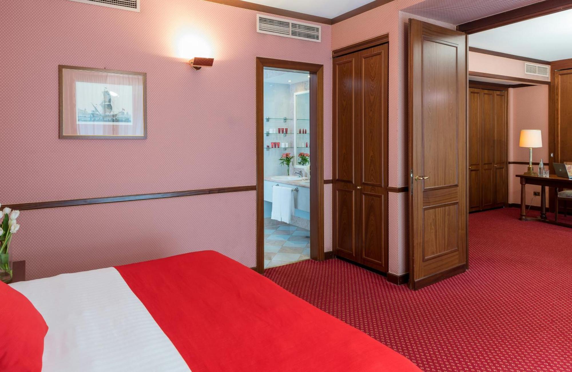 One-Bedroom King Suite,1746824826:JPEG